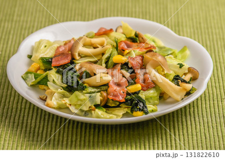 ベーコンと野菜の炒め物 ベーコンと野菜の炒め物 131822610