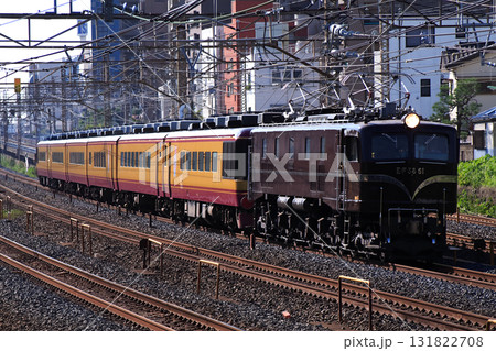 国鉄EF58形電気機関車が牽く浪漫客車 131822708