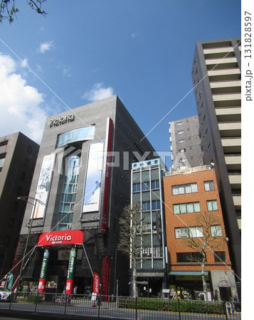 神田小川町三丁目付近 131828597