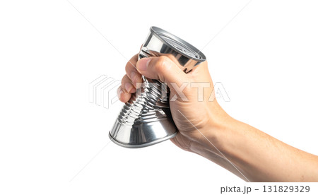 缶を潰す手|背景なし・透過PNG 缶を潰す手|背景なし・透過PNG 131829329