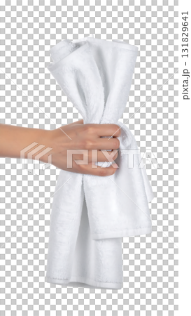 握りしめたタオルの瞬間にこもる力強さとリアルな質感｜背景なし・透過PNG 131829641