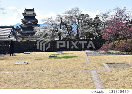 松本市 松本城二の丸御殿跡と散策路 松本市 松本城二の丸御殿跡と散策路 131830489