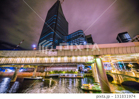 日本の東京都市景観新風景。威容を現した日本橋一丁目の再開発事業。圧巻の超高層ビル…リムジンボート… 131831974