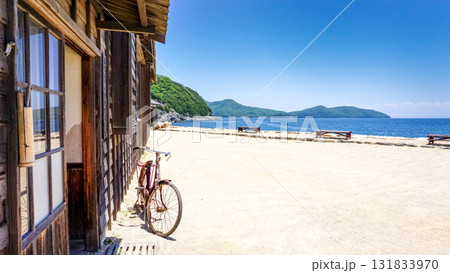 日本の古い漁師村の風景 131833970