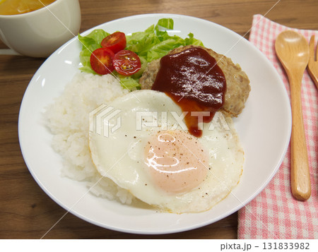 ハンバーグプレート 131833982