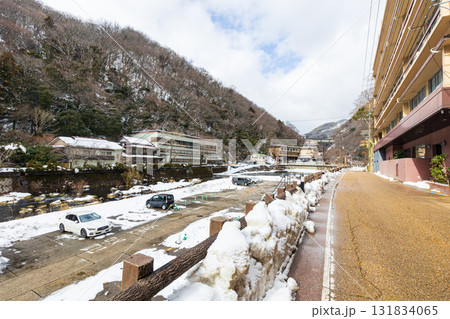 冬化粧した湯原温泉街 冬化粧した湯原温泉街 131834065