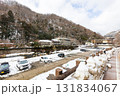 冬化粧した湯原温泉街 131834067