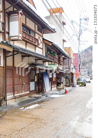 冬化粧した湯原温泉街 冬化粧した湯原温泉街 131834073