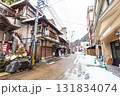 冬化粧した湯原温泉街 131834074