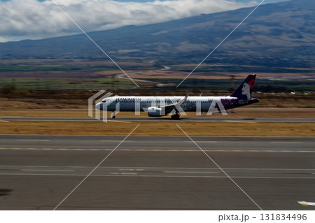 空港から見るハレアカラ山 131834496