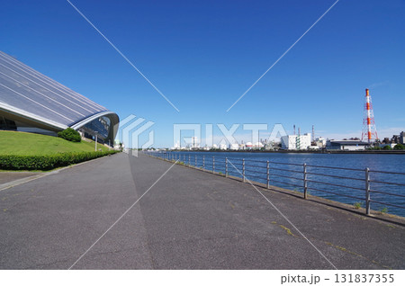 四日市ドームと四日市石油化学コンビナート《三重県 四日市市》 131837355