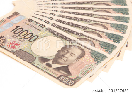 お金　新紙幣　10万円 131837682
