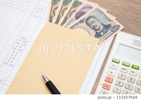 家計（家計簿　現金　電卓） 131837689