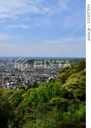 七尾城027 本丸から望む益田市街 七尾城027 本丸から望む益田市街 131837954