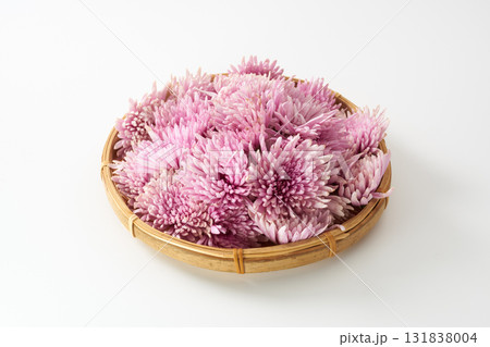 紫の食用菊のイメージ 131838004