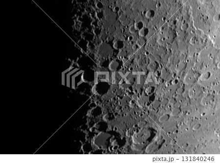 月面X 131840246