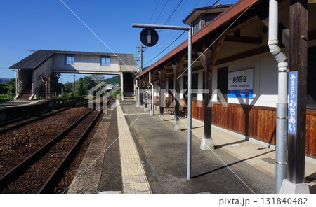 JR姫新線のレトロな駅「美作落合駅」駅舎 131840482