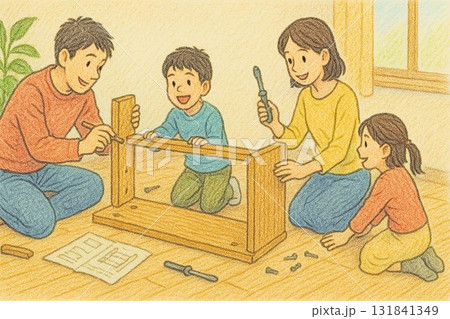 家族で家具を組み立てる休日のひととき 131841349