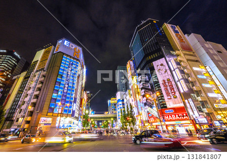 日本の東京都市景観インバウンド続く…外国人観光客らで賑わう秋葉原=10月10日 日本の東京都市景観インバウンド続く…外国人観光客らで賑わう秋葉原=10月10日 131841807