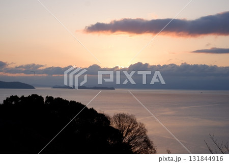 広島県呉市 朝焼けの瀬戸内海 広島県呉市 朝焼けの瀬戸内海 131844916