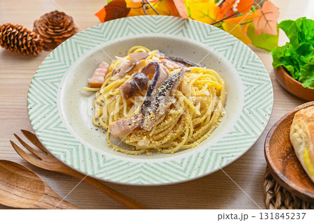 ポルチーニ茸のクリームパスタ ポルチーニ茸のクリームパスタ 131845237