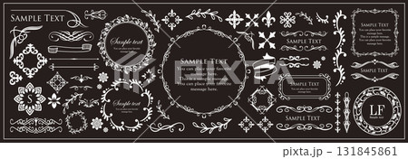 クリスマスのラベルや飾り罫のデザインセット 131845861