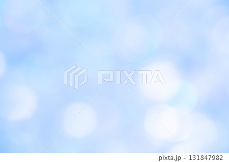 明るいブルーカラー系玉ボケ背景素材 131847982