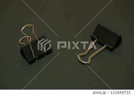 ダブルクリップ 131848733