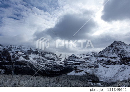 冬のカナディアンロッキー山脈の絶景 冬のカナディアンロッキー山脈の絶景 131849642