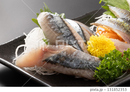 ［北海道産］さんま刺身　 131852353