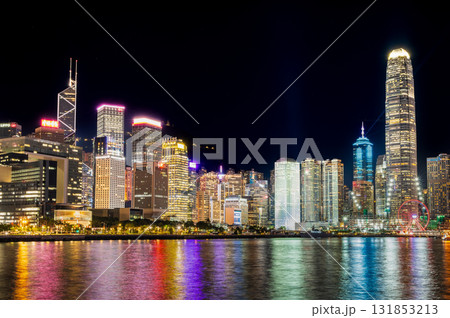 香港　夜のビクトリアハーバー　中環（セントラル）エリア 131853213