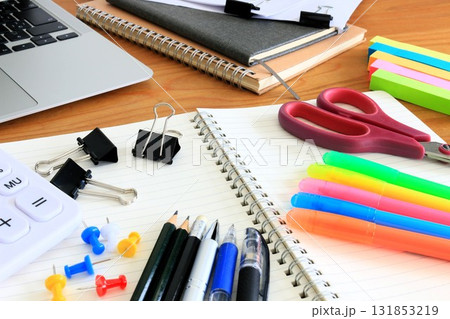 ビジネスアイテム 事務用品いろいろ 3:2 ビジネスアイテム 事務用品いろいろ 3:2 131853219