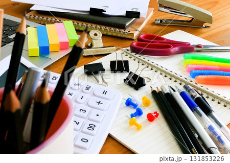 ビジネスアイテム　事務用品いろいろ　3:2 131853226