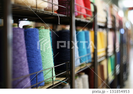 カラフルな縫製糸 カラフルな縫製糸 131854953