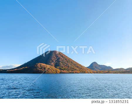榛名湖・榛名山（秋） 131855231