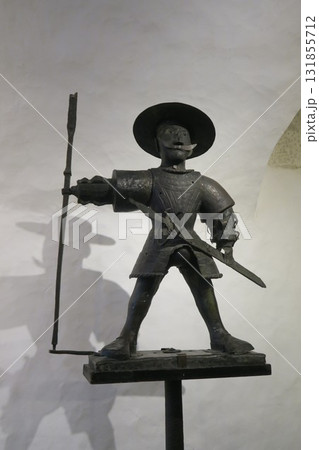 タリン旧市街の旧市庁舎に展示されているタリンのシンボル・初代トーマスおじさん タリン旧市街の旧市庁舎に展示されているタリンのシンボル・初代トーマスおじさん 131855712