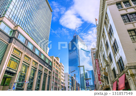 日本の東京都市景観10月10日。日本橋一丁目の再開発事業などを望む 131857549