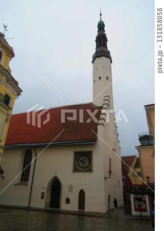 タリン旧市街の聖霊教会 131858058