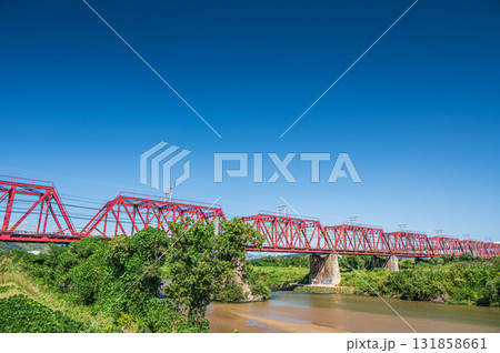 木津川に架かる京阪電鉄の鉄橋　京都府八幡市 131858661