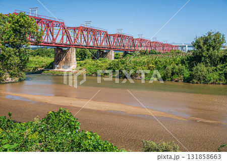 木津川に架かる京阪電鉄の鉄橋　京都府八幡市 131858663