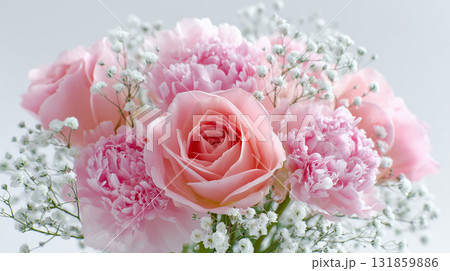 バラのフラワーアレンジ(ピンク基調) バラのフラワーアレンジ(ピンク基調) 131859886