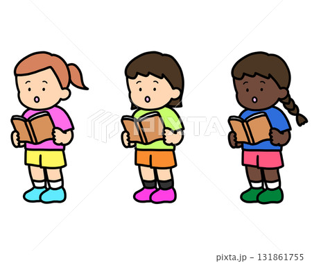 本を読む(立ち)ミックス女の子 3人 本を読む(立ち)ミックス女の子 3人 131861755