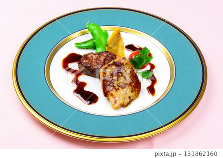 フレンチ料理 フォアグラと牛フィレ肉のグリル フレンチ料理 フォアグラと牛フィレ肉のグリル 131862160