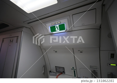搭乗口 エアライン 航空会社 131862281