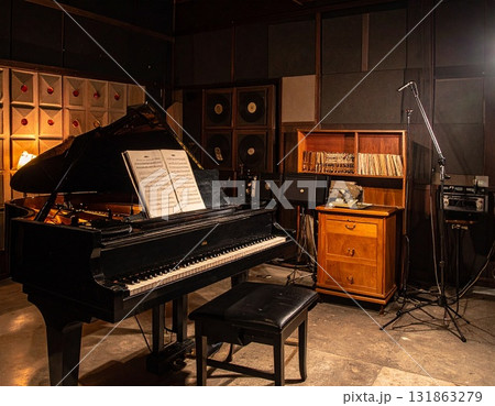 【AI生成画像】1950年代風 ジャズスタジオの光景 【AI生成画像】1950年代風 ジャズスタジオの光景 131863279