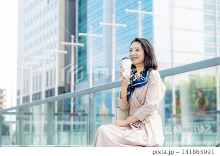 観光　シニア女性 131863991