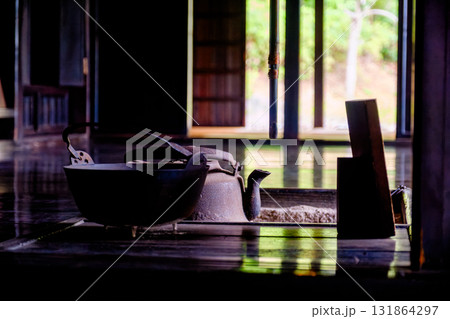 公園散歩の途中で見つけた秋の気配 131864297