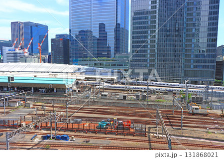 東京都千代田区、東京駅を発着する列車の風景 131868021