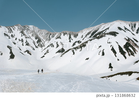 残雪期の立山 131868632