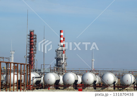 Overpass loading of oil products and fuel storage vessels Overpass loading of oil products and fuel storage vessels 131870438